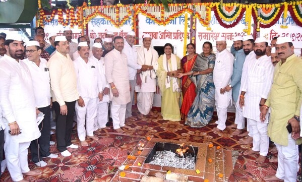 श्री संत तुकाराम सहकारी साखर कारखान्याचा अग्निप्रदीपन समारंभ साजरा
