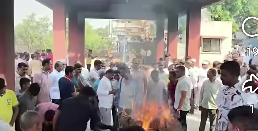 आळंदी सुन्न ! दिवेआगार दुर्घटनेतील मृत विद्यार्थ्यांवर शोकाकुल वातावरणात अंत्यसंस्कार 