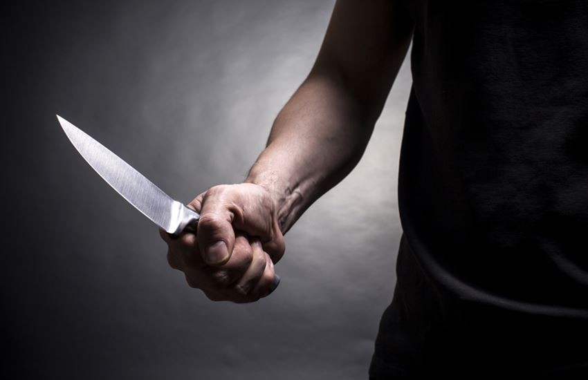 ड्रायफ्रूट व्यापाऱ्याला शस्त्राचा धाक दाखवून ४ लाखांची रोकड अन् दुचाकी पळवली ; पिंपरी मधील घटना
