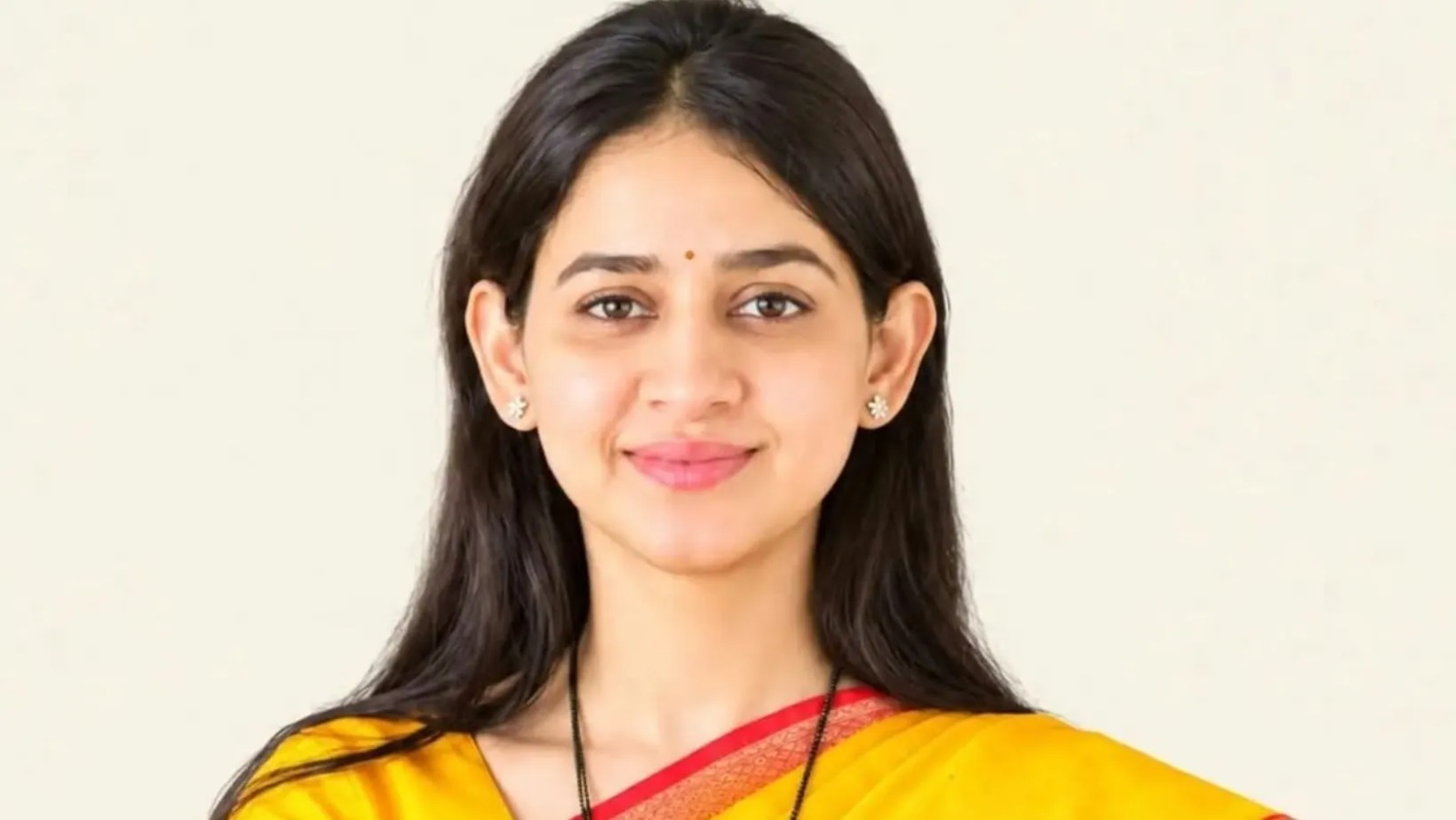 पुणे पदवीधर मतदारसंघातून अटीतटीच्या लढतीत हर्षदा जाधव यांचा तब्बल ९७०० मतांनी विजय