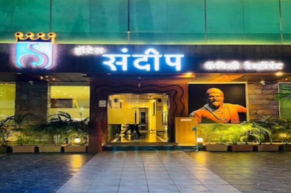 अहिल्यानगर, पुण्यातील प्रसिद्ध संदीप हॉटेलवर आयकर विभागाची छापेमारी